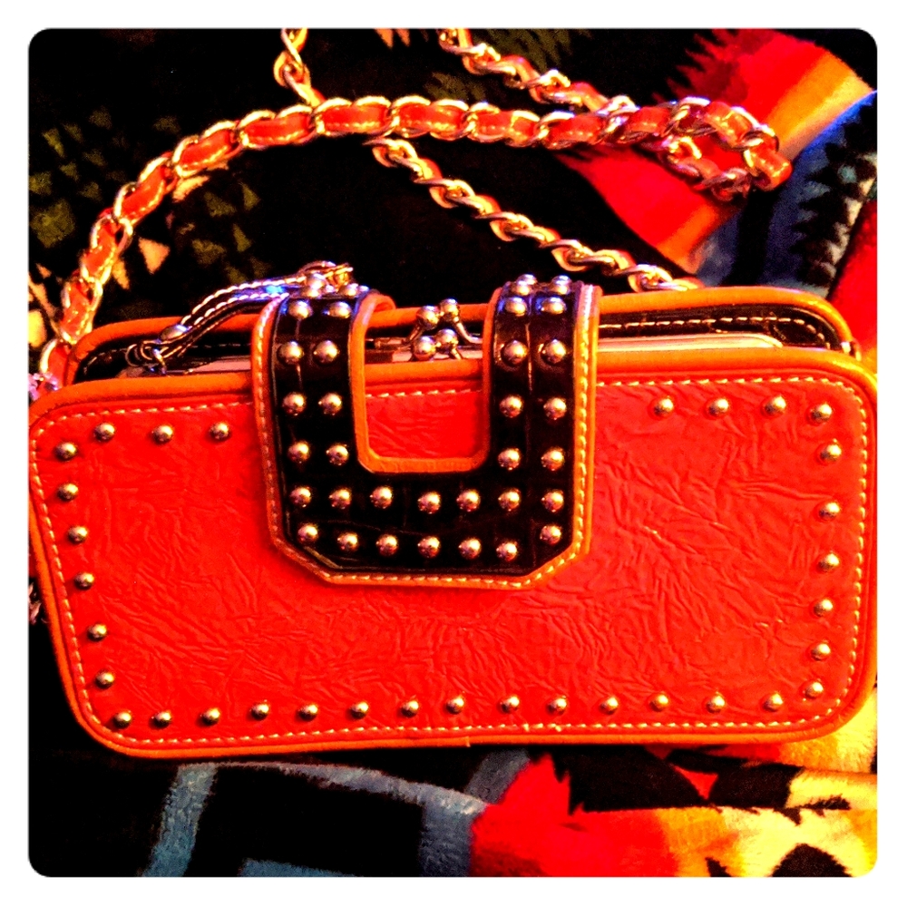 Cross body clutch